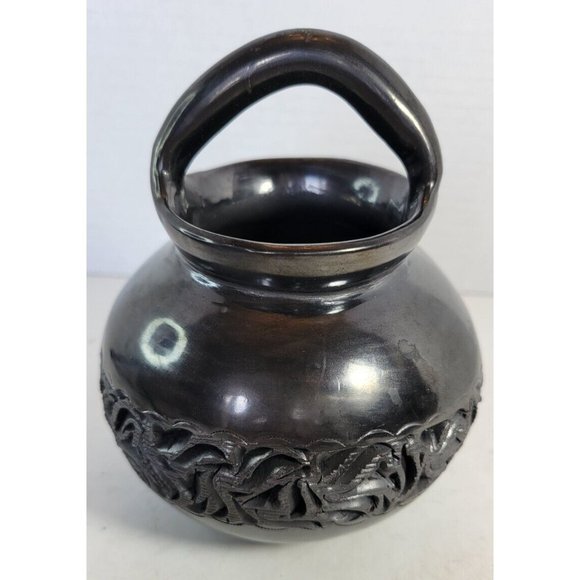 Dona Rosa Oaxaca Mexico Black Pottery Cut Out Handled Pot Signed 5-1/2" Tall - Picture 2 of 11